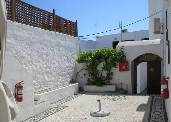 Sarris & 아파트 *